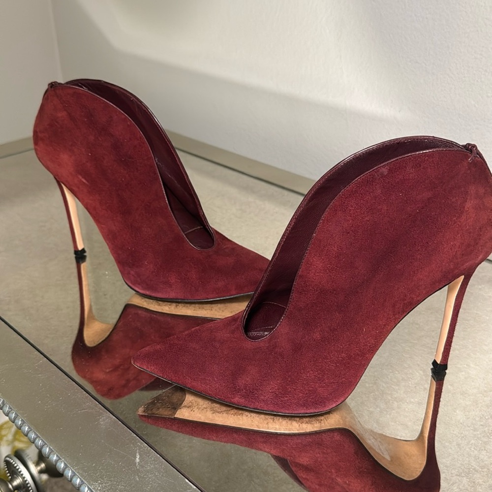 Giovanni rossi Heels in Brownish/Burgandy color